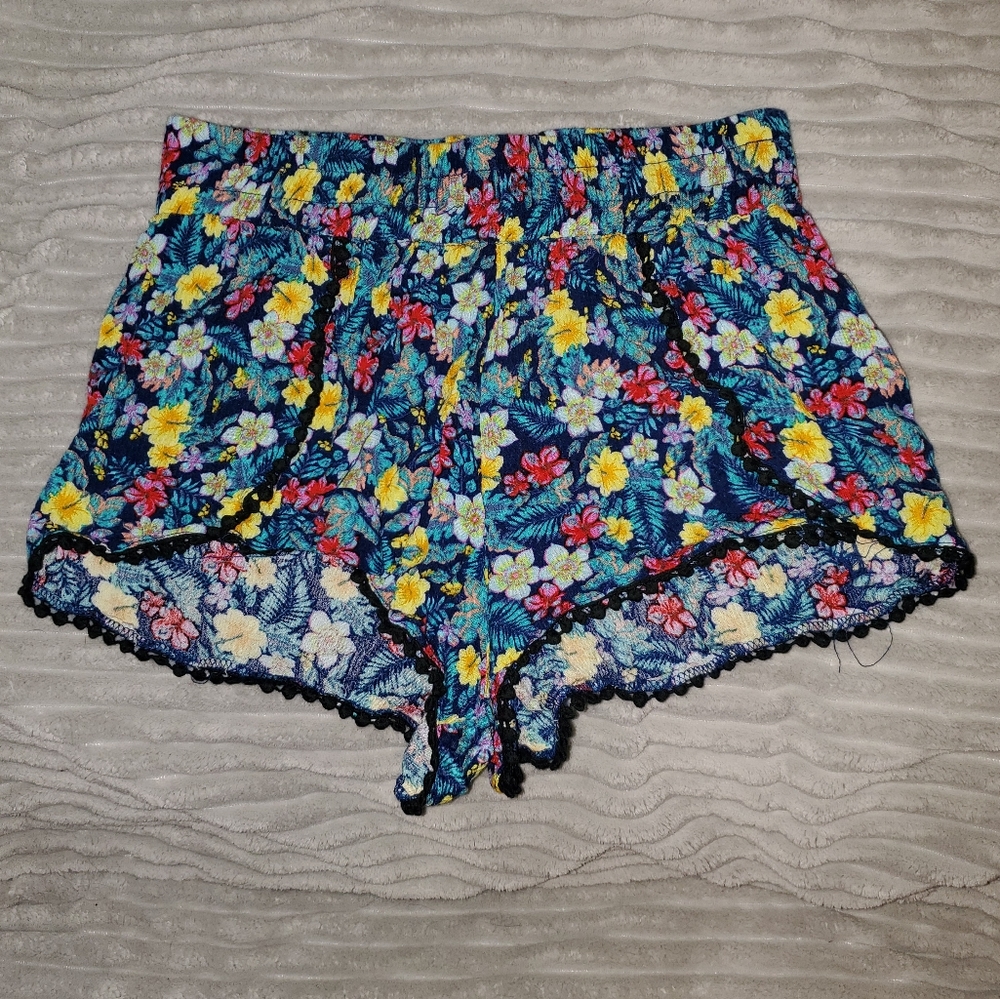 Love Tree Floral Shorts